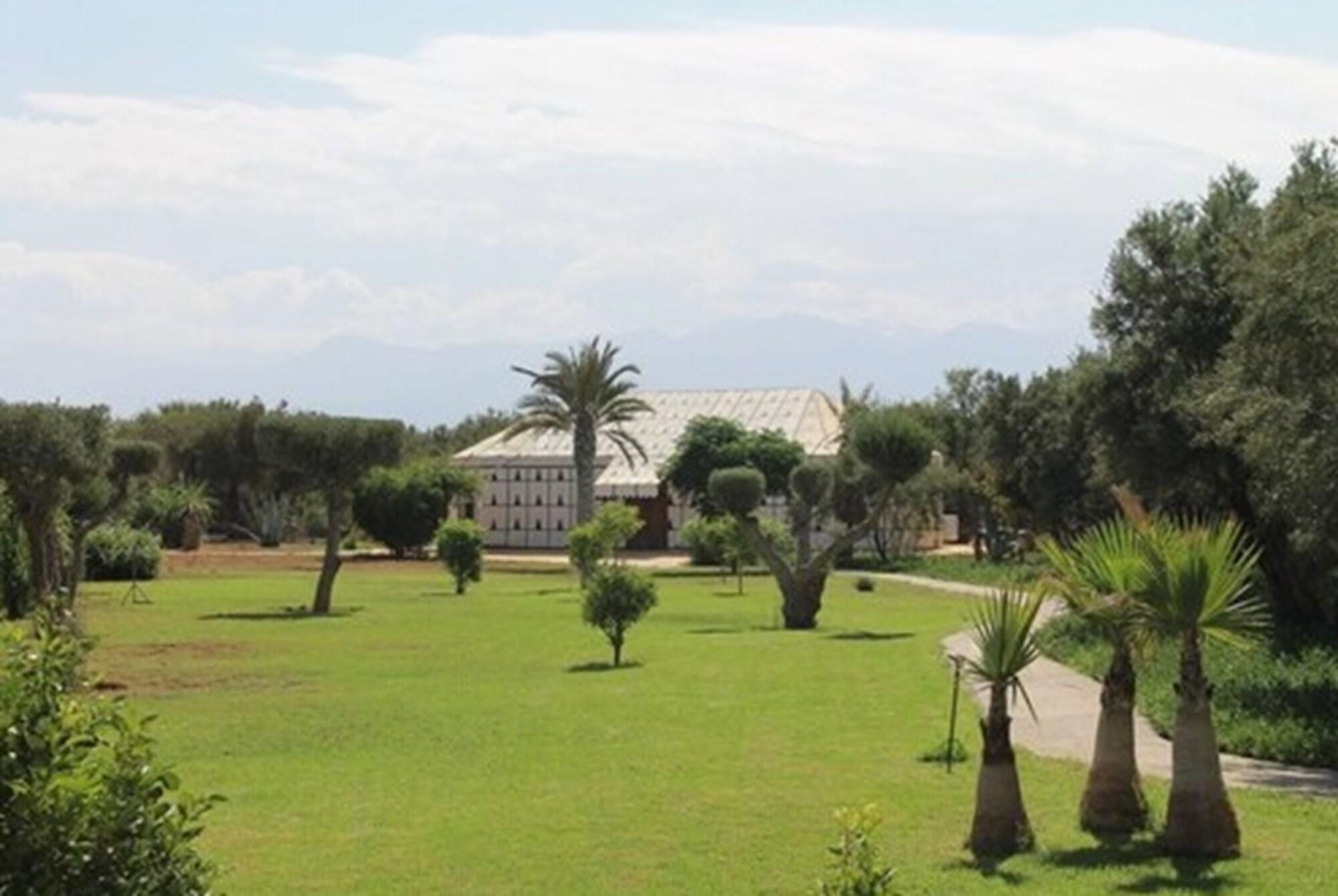 Villa Marco Au Jardin Des Senteurs El Ain Exterior foto